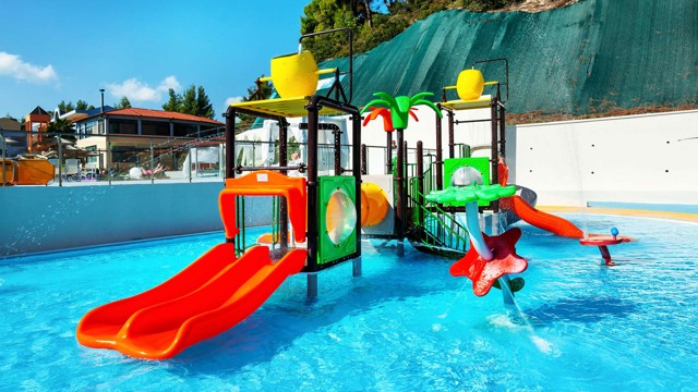 Aquasplash slides and water features